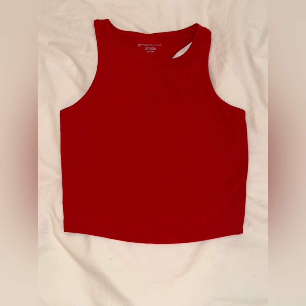 NWOT Beyond Yoga Spacedye Daily Cropped Tank Top in Holly Red Heather